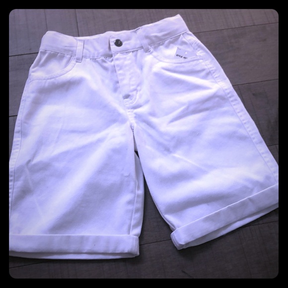 Nautica white shorts, tags on. - Picture 1 of 2